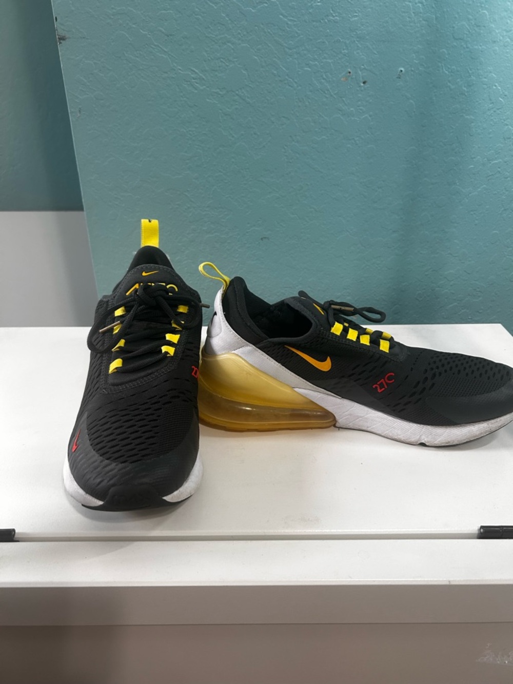 Nike Air Max 270 "Go The Extra Smile" Black Pollen Yellow Sneakers Men’s 10